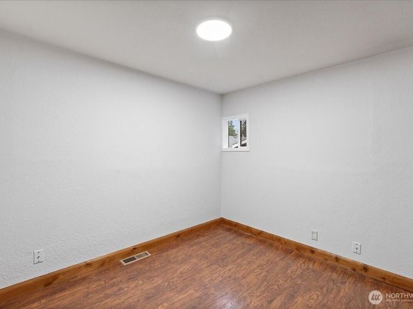 22406 56th Avenue W, Mountlake Terrace WA 98043
