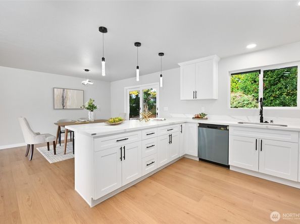 324 NW 195th Street, Shoreline WA 98177