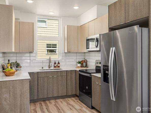 1406 N 95th Street, Seattle WA 98103