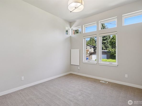 5723 NE 197th Street, Kenmore WA 98028