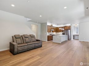 5723 NE 197th Street, Kenmore WA 98028