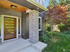 5723 NE 197th Street, Kenmore WA 98028