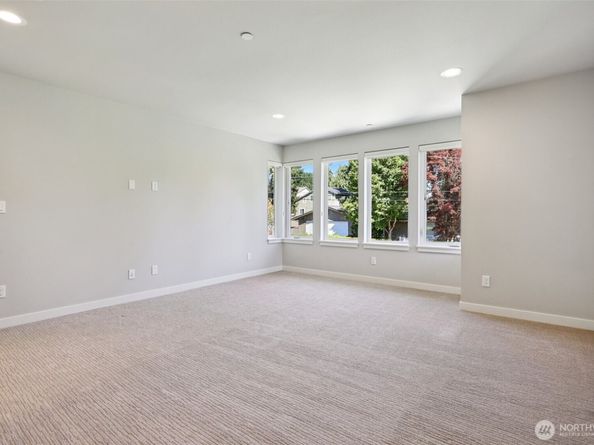 5723 NE 197th Street, Kenmore WA 98028