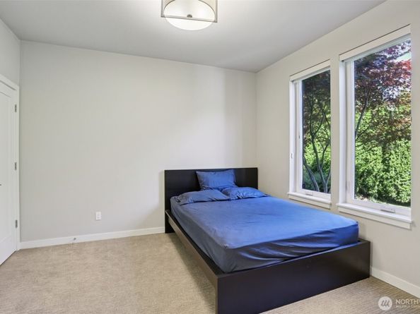 5723 NE 197th Street, Kenmore WA 98028