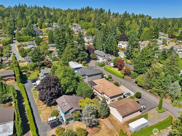 5723 NE 197th Street, Kenmore WA 98028