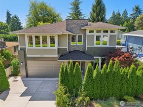 5723 NE 197th Street, Kenmore WA 98028