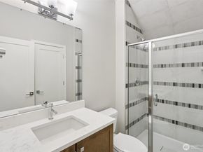 5723 NE 197th Street, Kenmore WA 98028