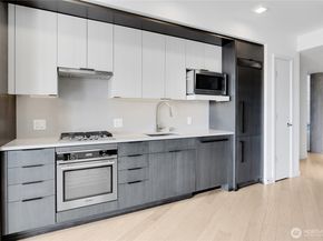 590 1st Avenue 601, Seattle WA 98104
