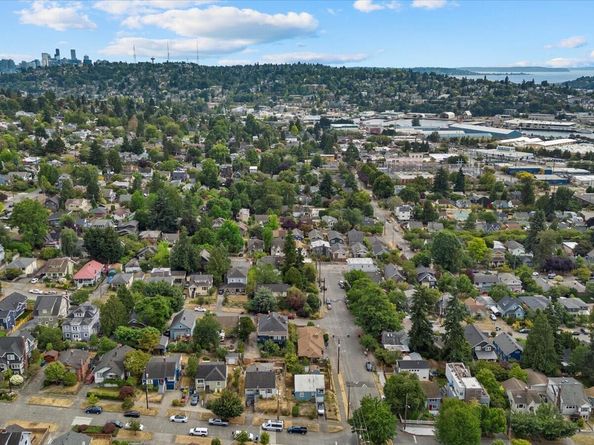 347 NW 52nd Street, Seattle WA 98107