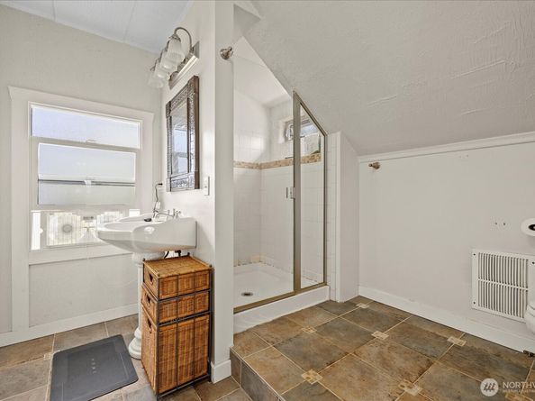 347 NW 52nd Street, Seattle WA 98107