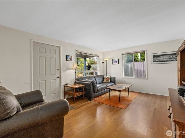 347 NW 52nd Street, Seattle WA 98107
