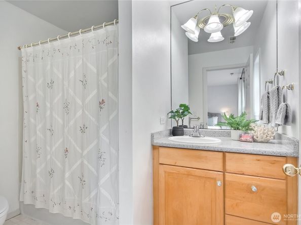 4051 Providence Point Drive SE 2034, Issaquah WA 98029