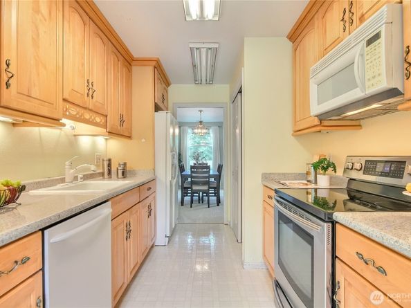 4051 Providence Point Drive SE 2034, Issaquah WA 98029