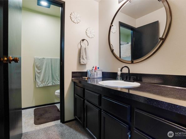 3560 Narrows View Lane NE 202, Bremerton WA 98310