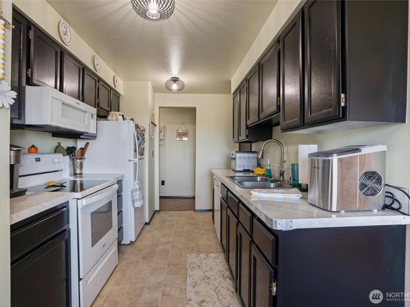 3560 Narrows View Lane NE 202, Bremerton WA 98310