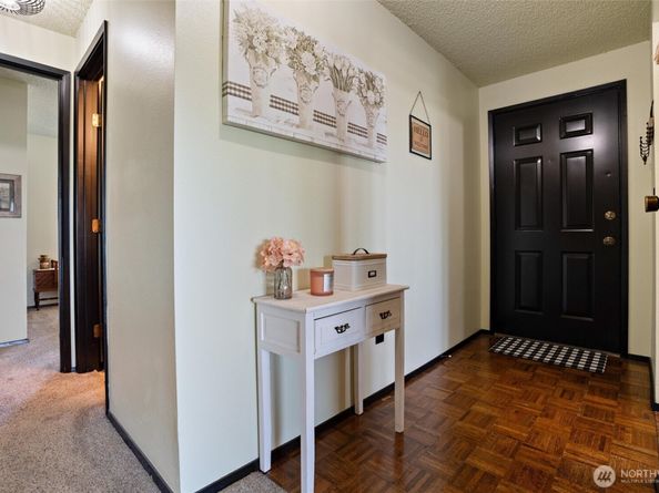 3560 Narrows View Lane NE 202, Bremerton WA 98310