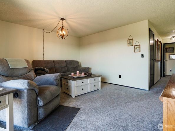 3560 Narrows View Lane NE 202, Bremerton WA 98310