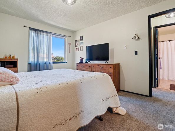 3560 Narrows View Lane NE 202, Bremerton WA 98310