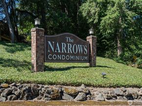 3560 Narrows View Lane NE 202, Bremerton WA 98310