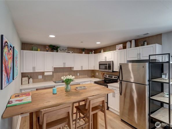 1025 N 36th Street, Renton WA 98056