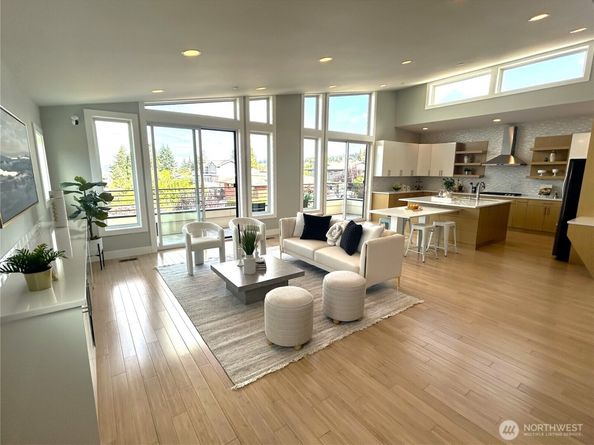 1025 N 36th Street, Renton WA 98056