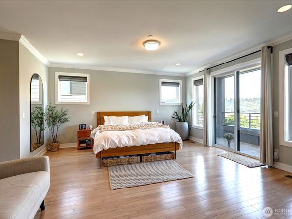 1025 N 36th Street, Renton WA 98056