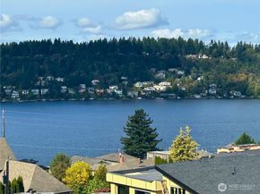1025 N 36th Street, Renton WA 98056