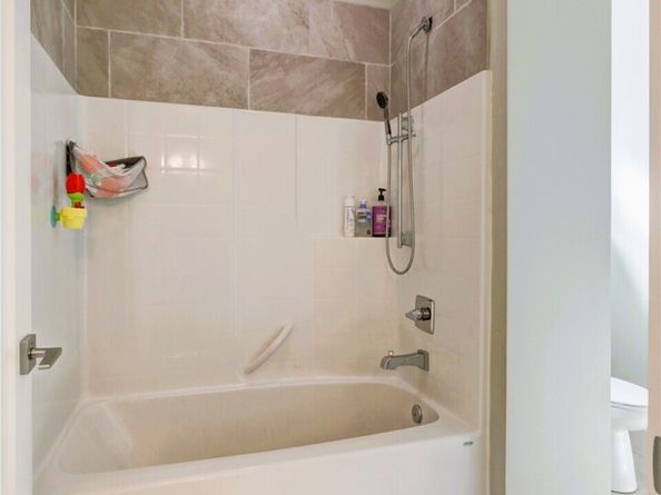 1025 N 36th Street, Renton WA 98056