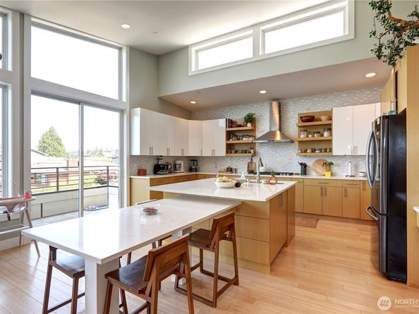 1025 N 36th Street, Renton WA 98056