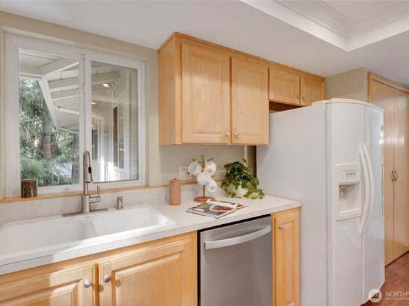 21325 SE 24th Street, Sammamish WA 98075