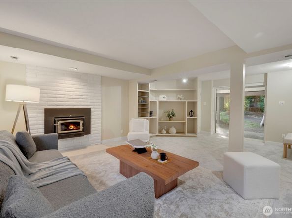 21325 SE 24th Street, Sammamish WA 98075