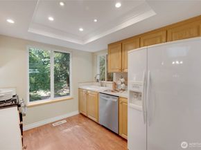 21325 SE 24th Street, Sammamish WA 98075