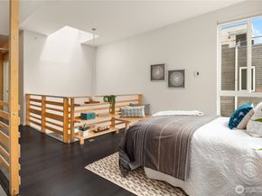 1623 14th Avenue E, Seattle WA 98122