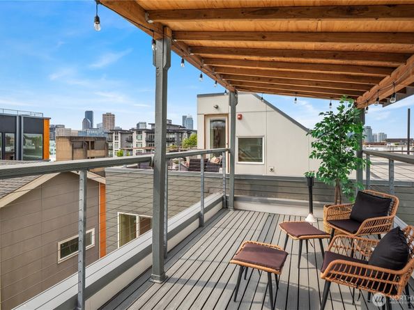 1623 14th Avenue E, Seattle WA 98122