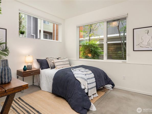 1623 14th Avenue E, Seattle WA 98122