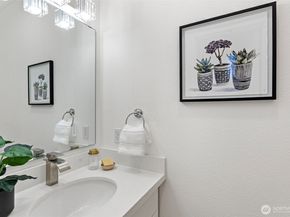 2301 W Crockett Street, Seattle WA 98199