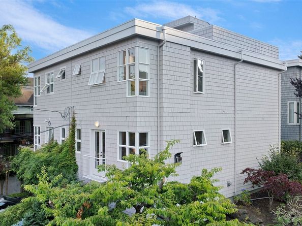 2301 W Crockett Street, Seattle WA 98199