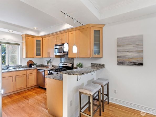 2301 W Crockett Street, Seattle WA 98199