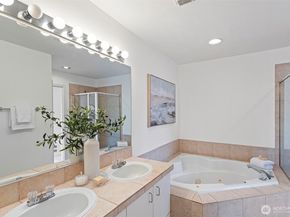 2301 W Crockett Street, Seattle WA 98199