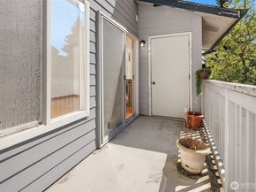 8823 Holly Drive M206, Everett WA 98208