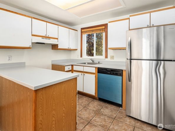 8823 Holly Drive M206, Everett WA 98208