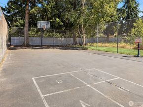 8823 Holly Drive M206, Everett WA 98208