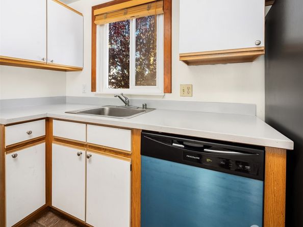 8823 Holly Drive M206, Everett WA 98208