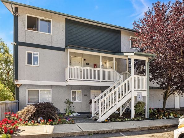 8823 Holly Drive M206, Everett WA 98208