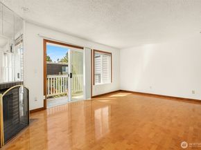 8823 Holly Drive M206, Everett WA 98208
