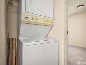 8823 Holly Drive M206, Everett WA 98208