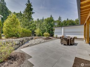 2115 Squak Mountain Loop SW, Issaquah WA 98027