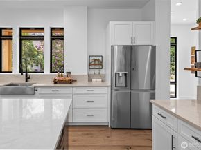 2115 Squak Mountain Loop SW, Issaquah WA 98027