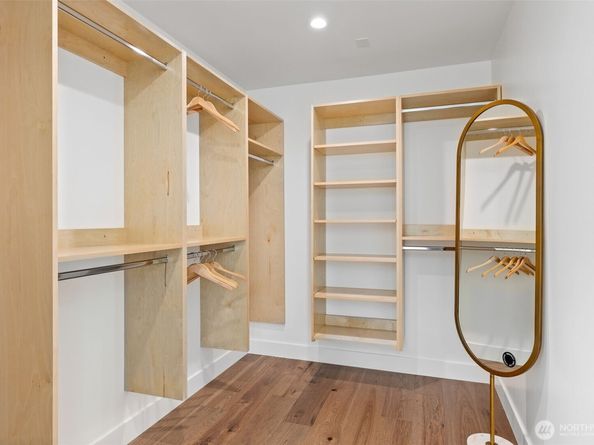 2115 Squak Mountain Loop SW, Issaquah WA 98027