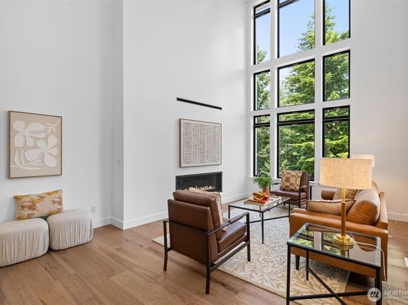 2115 Squak Mountain Loop SW, Issaquah WA 98027